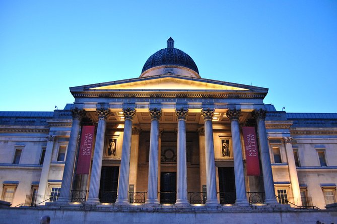 Half-Day Private Chauffeur-Driven Tour of London - Buckingham Palace: a classic exterior stop
