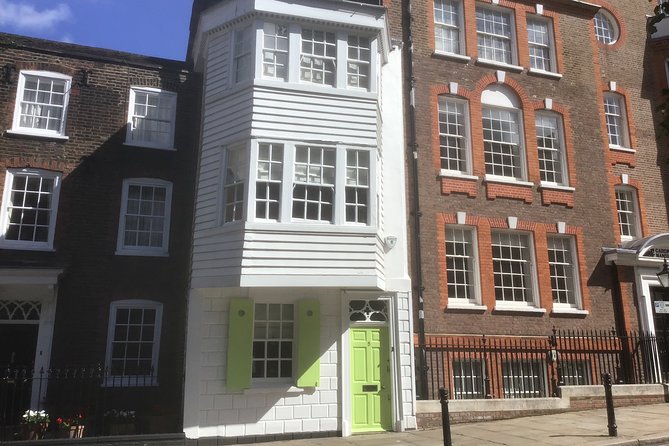 Hampstead Village (London) Walking Tour - Why Hampstead feels unlike central London