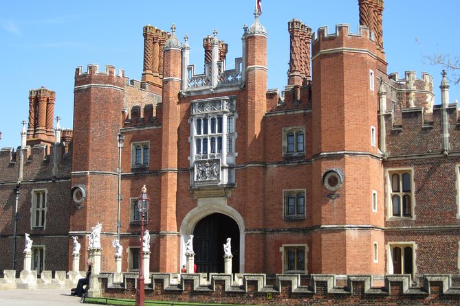 Hampton Court Palace 3hr tour: Henry VIII's & William III's intriguing Palaces - Why Hampton Court deserves a full morning
