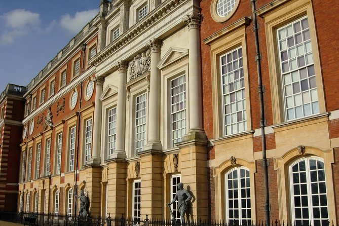 Hampton court palace private tour from London - The maze, gardens, tennis court, and Thames views
