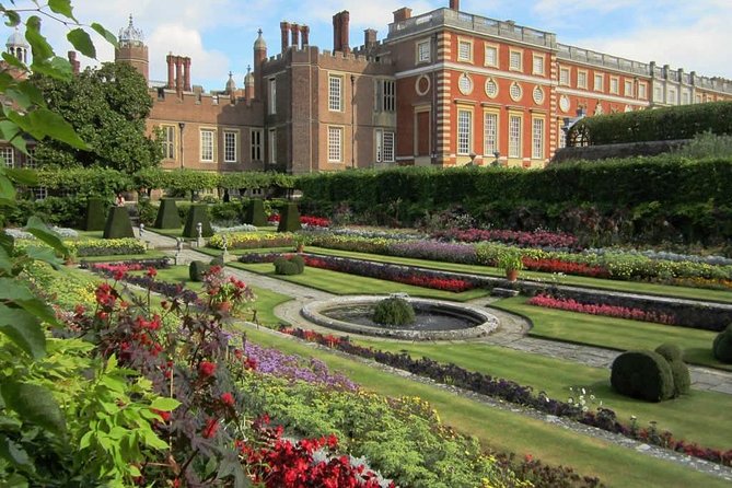 Hampton Court Palace Private Tour - Secrets of Henry VIII - Meeting Siobhan Clarke, the Tudor specialist