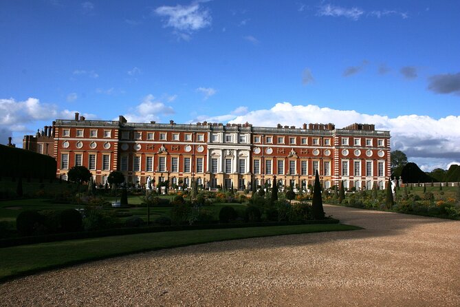 Hampton Court Palace, Stonehenge & Roman Bath Private Tour with Passes - Why this three-site route works