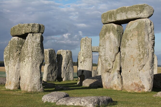 Hampton Court Palace, Stonehenge & Roman Bath Private Tour with Passes - Should you book this tour?