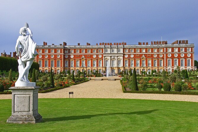 Hampton Court Palace, Stonehenge & Roman Bath Private Tour with Passes - Hampton Court Palace: two hours with Henry VIII