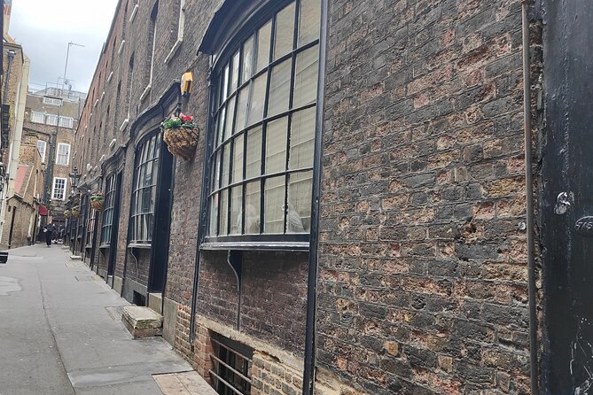 Harry Potter in London: Private Walkingtour - St Martins Lane and the turn toward darker magic