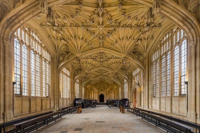Harry Potter Walking Tour of Oxford Including New College - The quiz and the value of a student guide