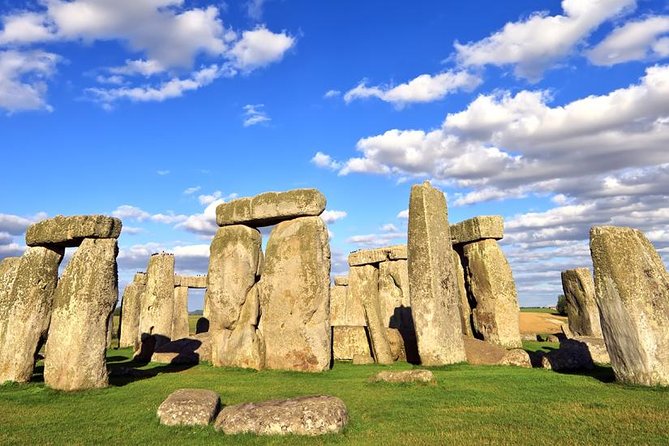 Heathrow Airport Arrival To Southampton Via Stonehenge - Who Will Get the Most From This Experience?