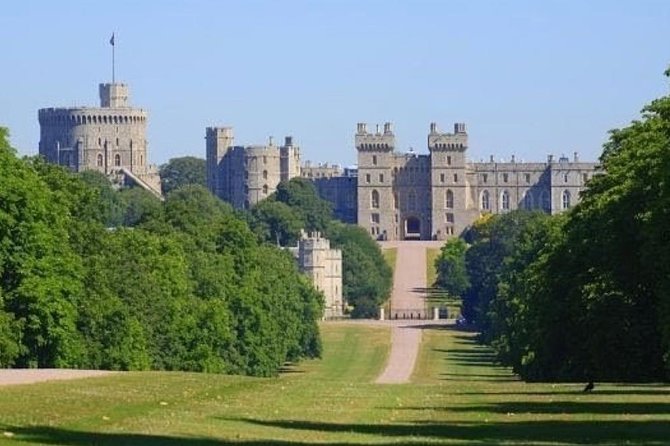 Heathrow Airport Arrival To Southampton Via Windsor Castle - Your Heathrow pickup and the first 90 minutes