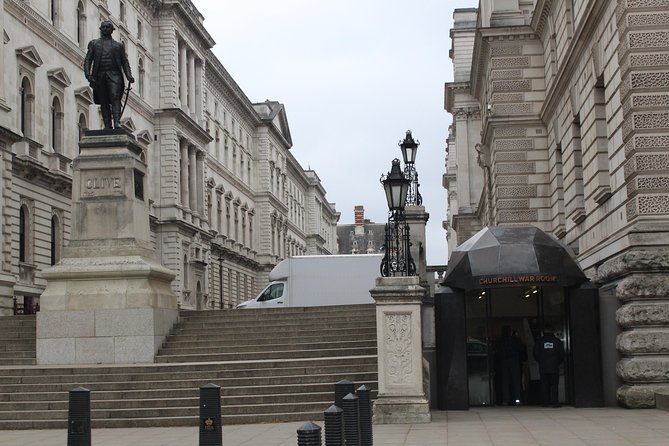 Heathrow Airport to Central London Private Round Trip Transfer - Where you should be cautious