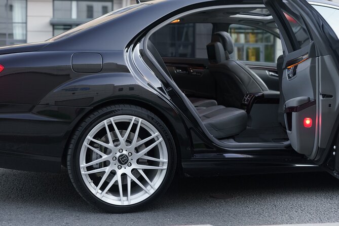 Heathrow Airport to London Transfers - Finding the driver at Heathrow