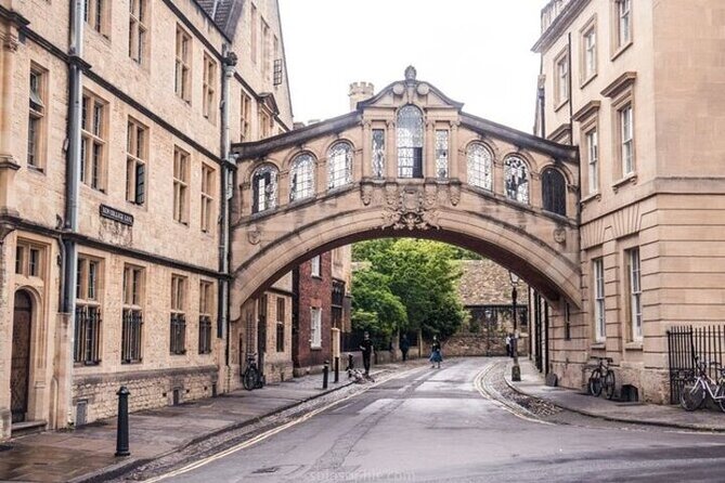 Heathrow Airport To Oxford Private Transfer - Why the driver matters more than the vehicle category