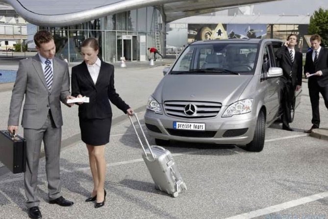 Heathrow London Airport Taxi Transfer To London Hotels - Meeting your driver at Heathrow Airport