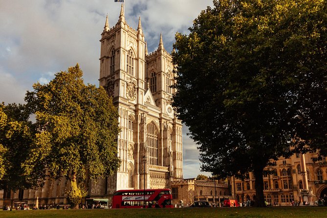 Highlights & Hidden Gems With Locals: Best of London Private Tour - What kind of London tour is this?