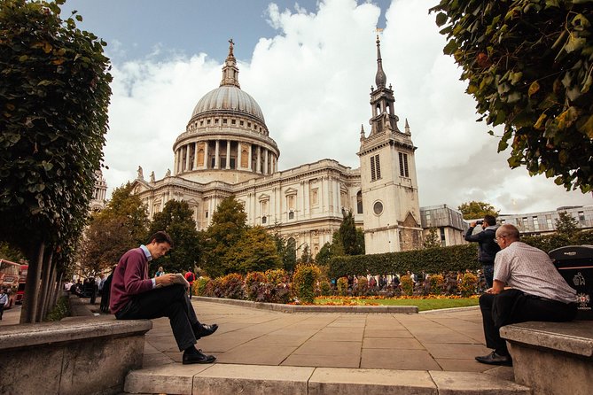 Highlights & Hidden Gems With Locals: Best of London Private Tour - What the guides do especially well