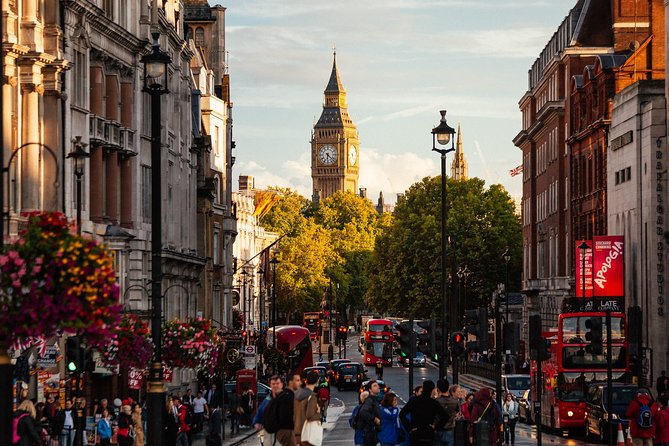 Highlights & Hidden Gems With Locals: Best of London Private Tour - Walking, transport, and the pace of three hours