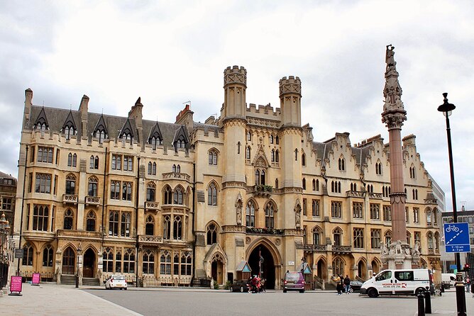 Highlights of London Full Day Private Guided Tour - The Thames ferry changes the rhythm