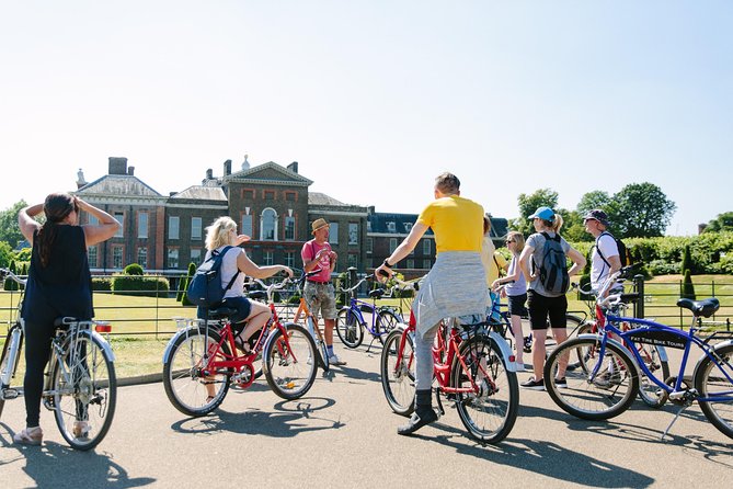 Highlights of Royal London Bike Tour including Hyde Park - Buckingham Palace and the royal route