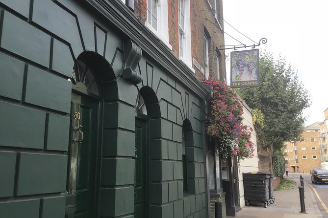 Historic walk of East Londons Wapping Docks and its famous Pubs - Finishing Beneath Tower Bridge