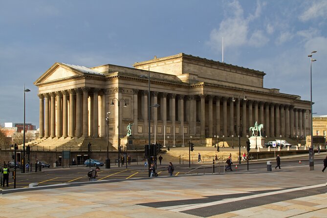 History Guided Tour of Liverpool and the Beatles - A smart way to meet Liverpool