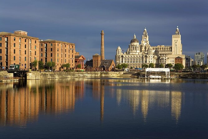 History Guided Tour of Liverpool and the Beatles - St George’s Hall and the cultural quarter
