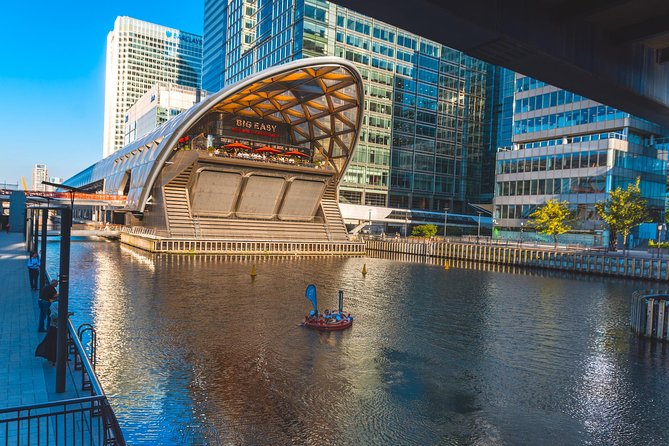 Hot Tub Boat Tour in London - London's most unique tour - Thirty minutes beside Canary Wharf