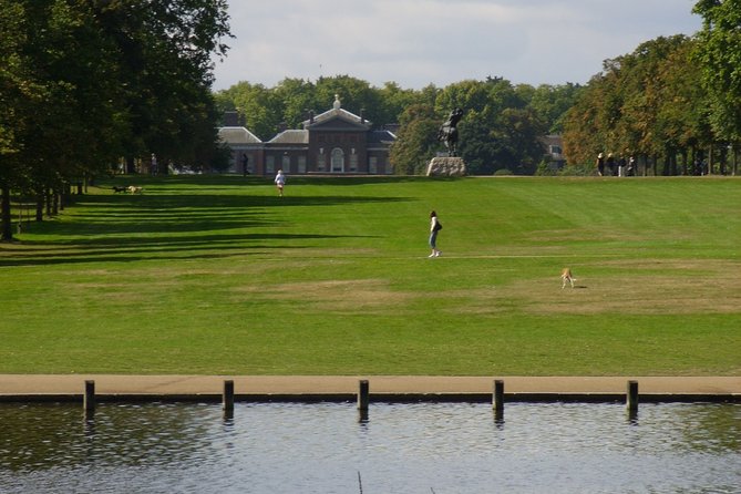 Hyde Park and Kensington Gardens: A Self-Guided Audio Tour - Kensington Palace is the route’s royal centerpiece