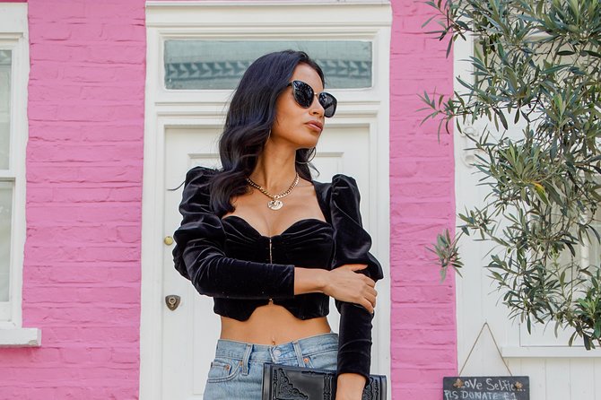 Instagrammable photos in Notting Hill - Finding Colorful Doors and Quiet Corners