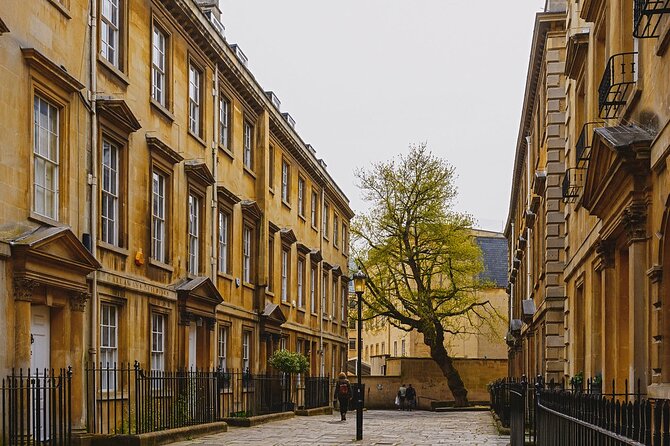 Interactive Treasure Hunt Experience of Bath's Secrets - Two pub or café pauses along the route