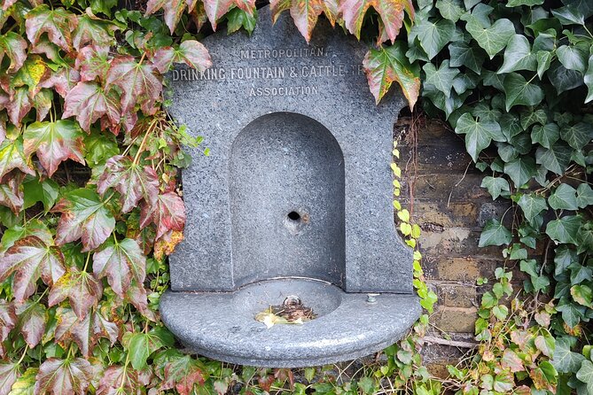 Interactive Treasure Hunt Experience of Greenwich's Secrets - Price, group size, and practical value