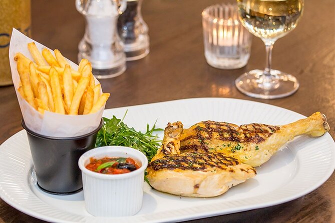 International Stand Up Comedy Showcase - Show & Dinner (Côte) - The short walk to Comedy Carnival Leicester Square