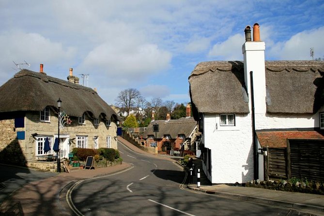 Isle of Wight Guided Day Tour from London - Sandown Pier and another two-hour pause