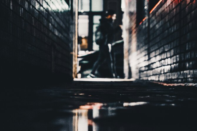 Jack the Ripper Tour and Underground Prison - Guide style, group size, and the real value
