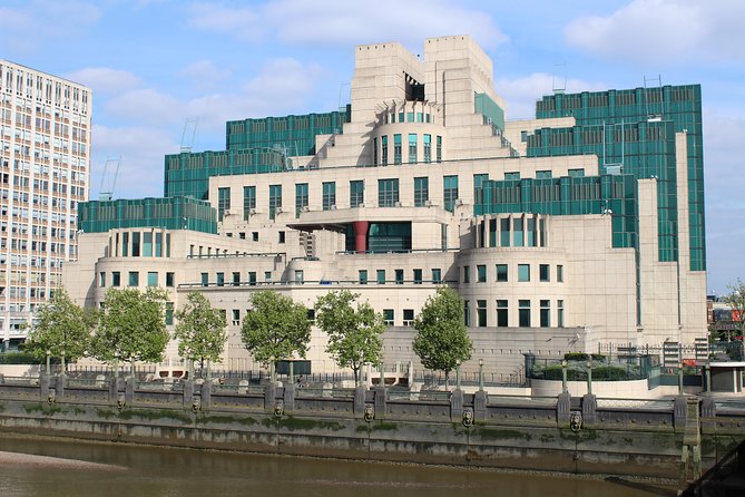 James Bond Film Location Walking Tour in London - Key points before you book