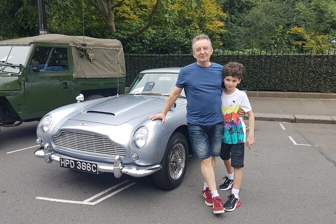 James Bond ,The Kingsman, plus Spies and Villains Black Taxi Tour - Buckingham Palace, Hyde Park, and the underwater taxi joke