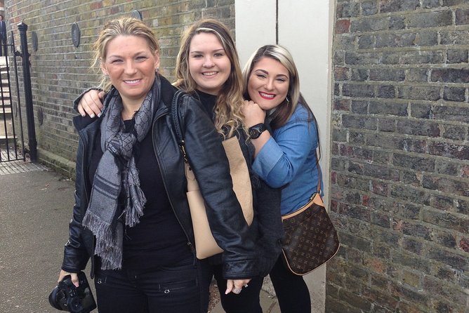 James Bond Ultimate Spy Taxi Tour - Mayfair: Bond’s Shirts, Suits, And Social Life