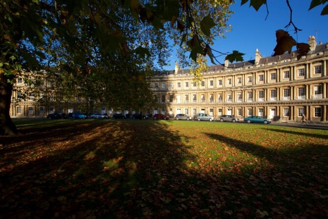 Jane Austen Self-Guided Audio Walking Tour in Bath - Georgian Garden and the sedan chair carriers