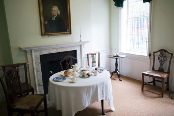 John Wesley Methodist Private Walking Tour Of London - Finsbury Square and the beginning of the Methodist Society