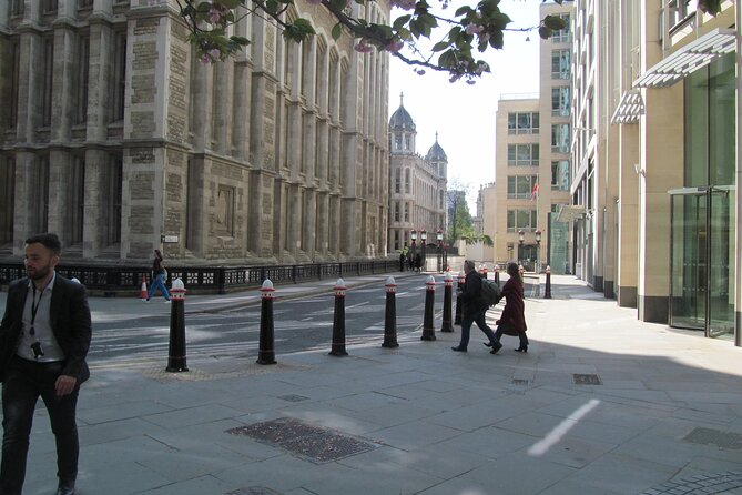 Law in London Private Tour - Inner Temple, Middle Temple, and Dickens’s fountain