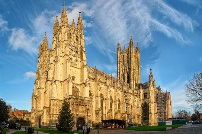 Leeds Castle, Canterbury Cathedral and Cliffs of Dover Day Trip - Leeds Castle: 90 minutes among queens, gardens, and a maze