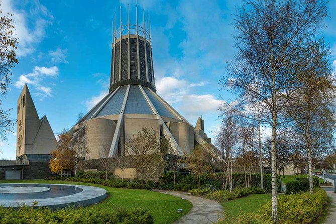 Liverpool Private City Tour and Chester City - Liverpool’s Three Graces