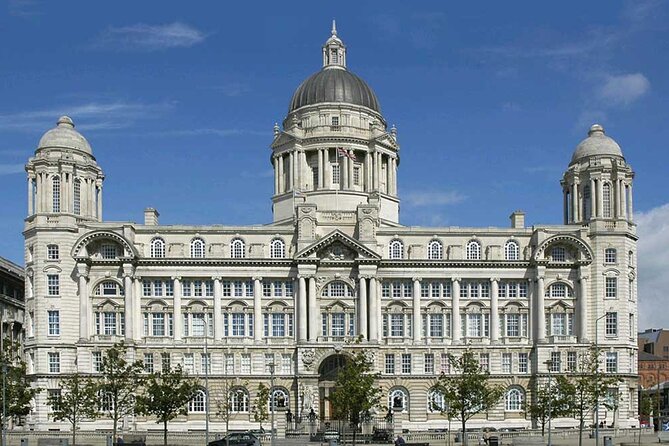 Liverpool Private City Tour and Chester City - Penny Lane, Powis Street, and the Cavern Pub