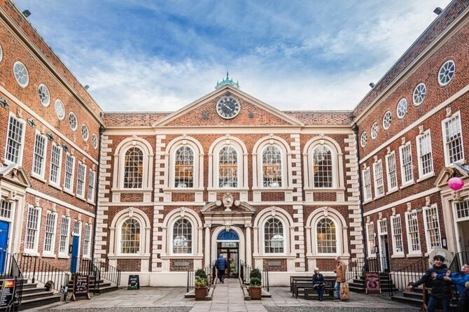 Liverpool Quest: Self Guided City Walk & Immersive Treasure Hunt - Liverpool ONE and Albert Dock on the Return Route