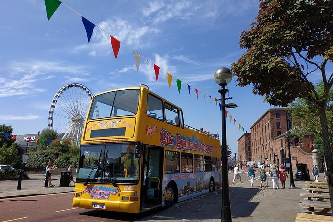 Liverpool: River Cruise & Sightseeing Bus Tour - China Town and the Chinese arch