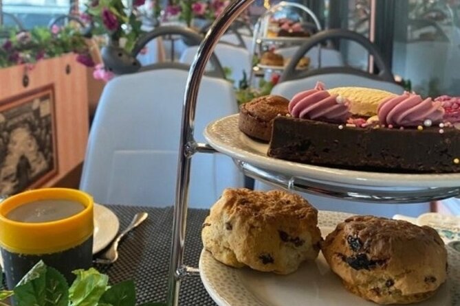 London Afternoon Tea Bus with Panoramic Tour - Is $67.52 A Fair Price?