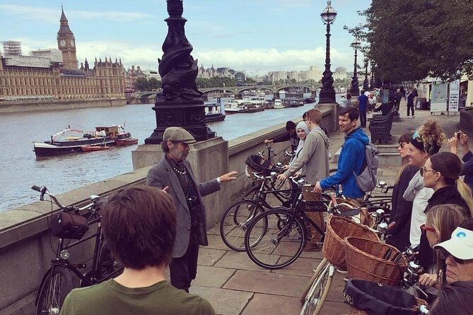 London Bike Tour: Landmarks, Secret Gems, Pub Stop & Street Art - Starting at Hercules Road with a gentle practice loop