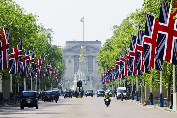 London: Buckingham Palace & Big Ben (& Westminster Abbey entry) - Why this half-day route works in London