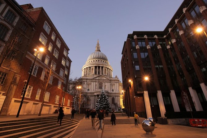 London by Night Sightseeing Open Top Bus Tour with Live Guide - The guides are the heart of the experience