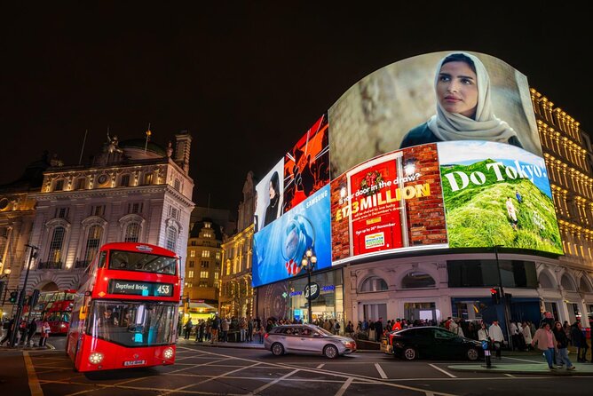 London by Night Walking Tour with Christmas Lights - Trafalgar Square sets the London scene