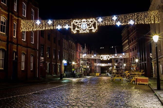 London Christmas Lights Self Guided Walking Tour - Seven Dials is the route’s most distinctive turn