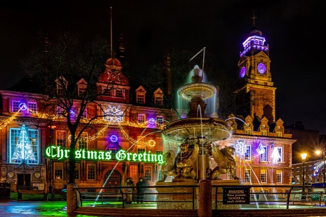 London Christmas Lights Self Guided Walking Tour - Courtyards and lanes offer a quieter middle section